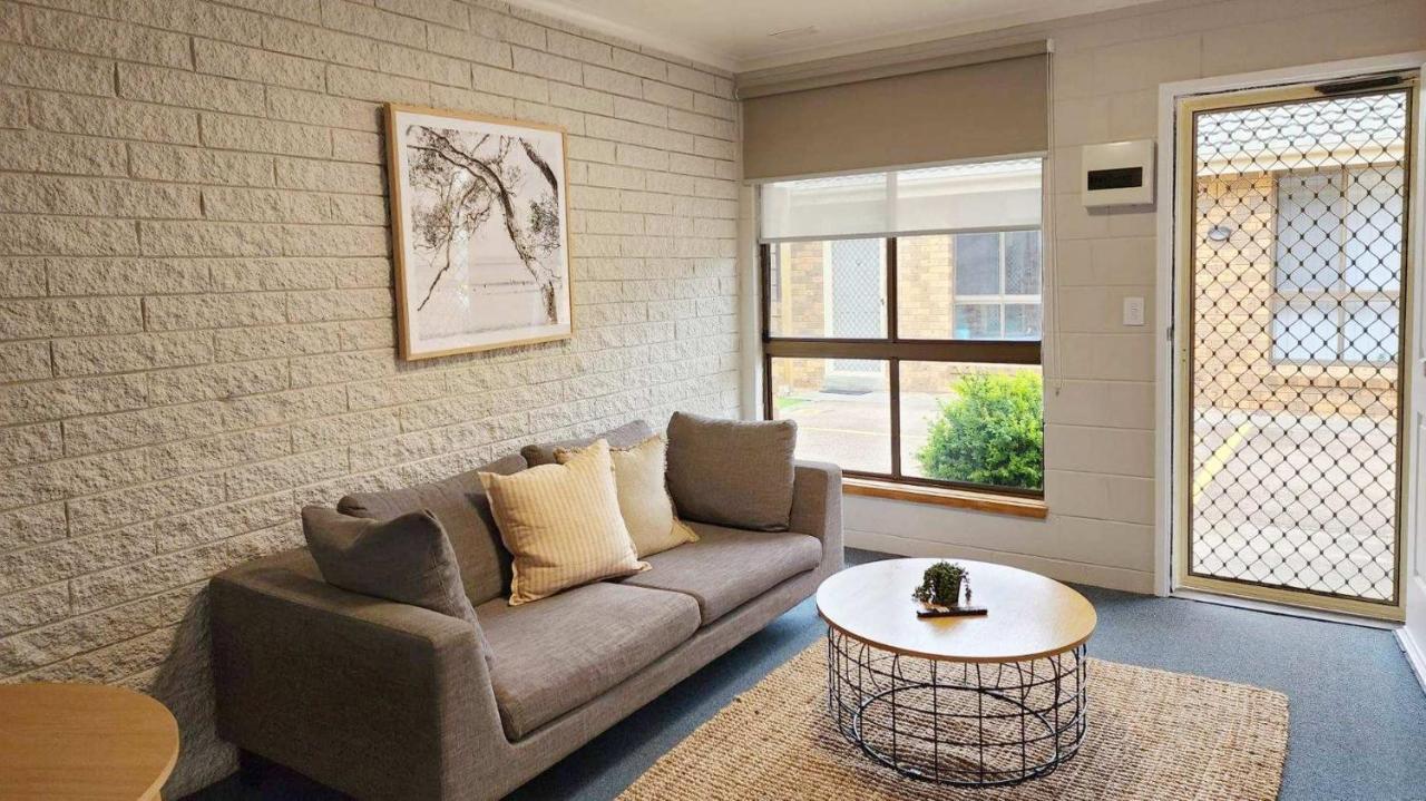 Hybiscus Waterfront Apartments Лейкс Ентранс Екстериор снимка