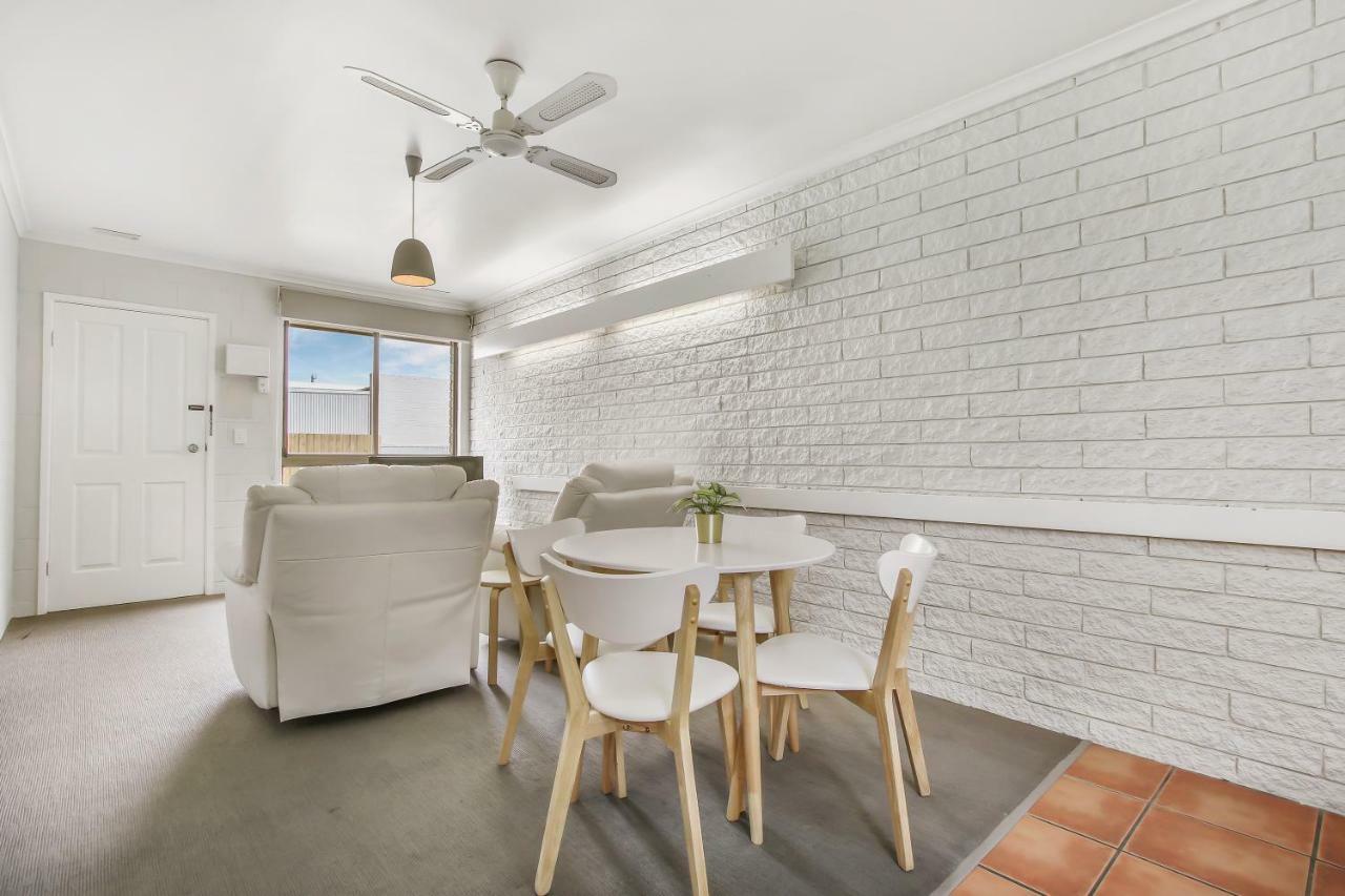 Hybiscus Waterfront Apartments Лейкс Ентранс Екстериор снимка