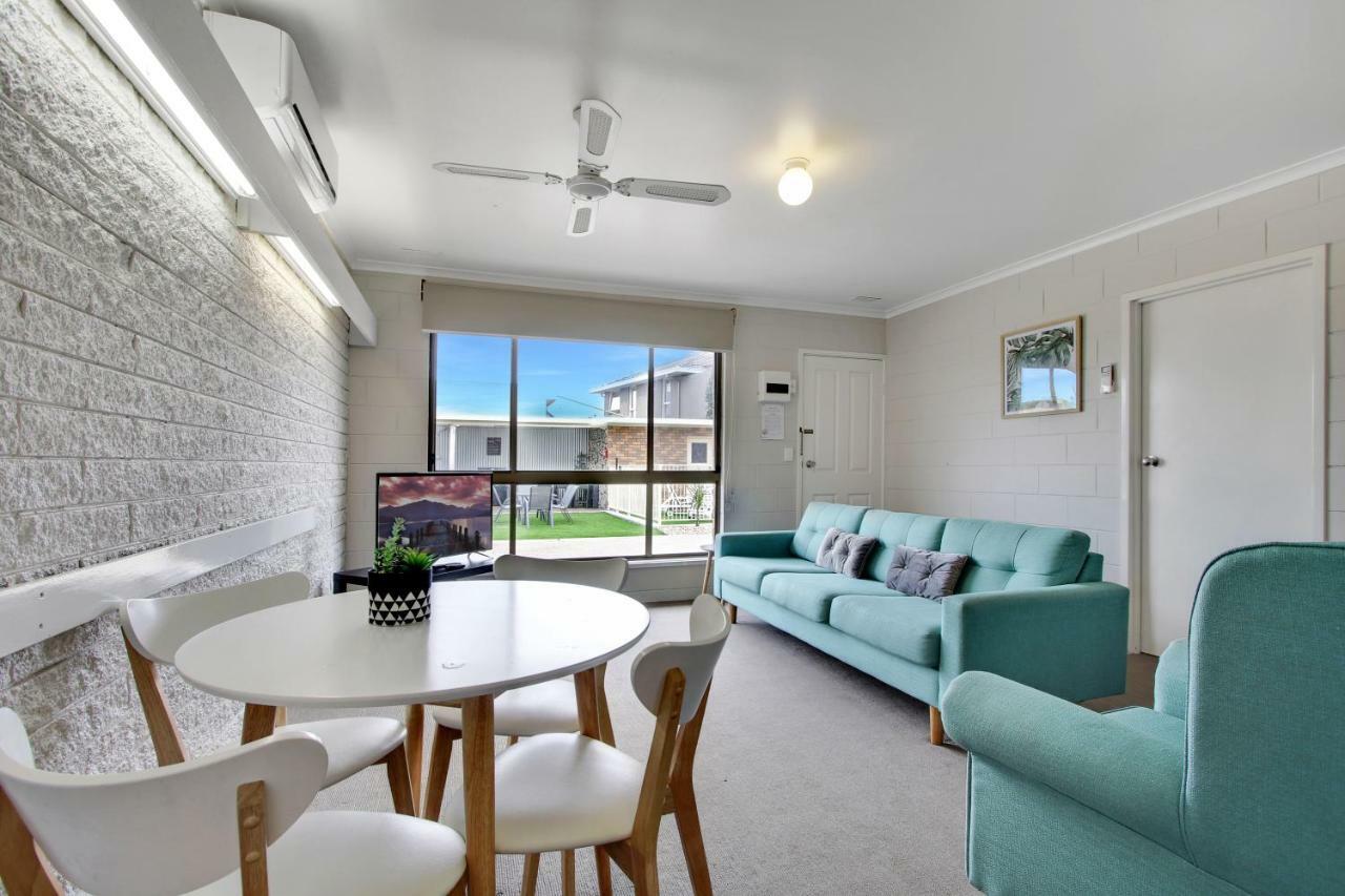 Hybiscus Waterfront Apartments Лейкс Ентранс Екстериор снимка