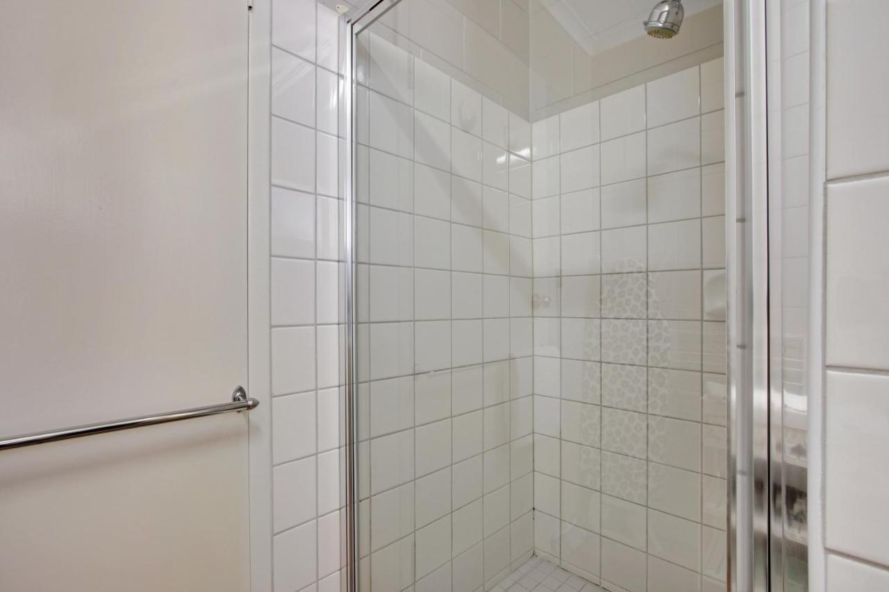 Hybiscus Waterfront Apartments Лейкс Ентранс Екстериор снимка